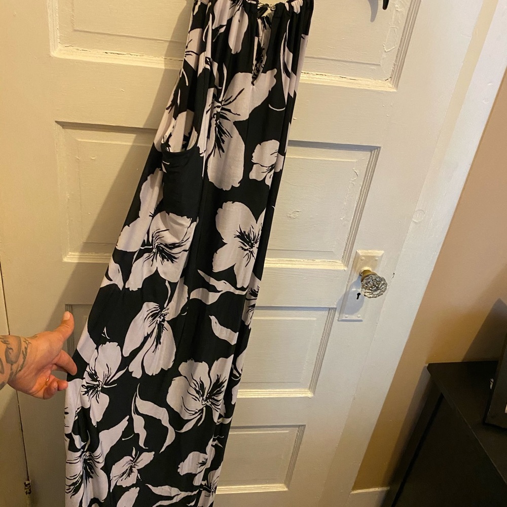 Dress - Picture 3 of 5